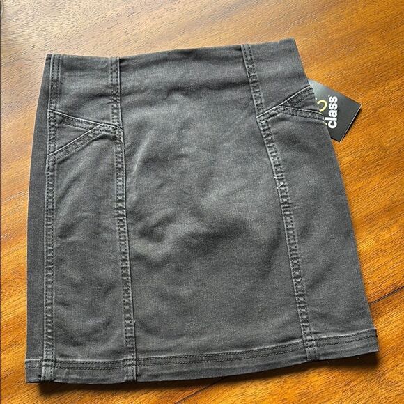 ART CLASS GIRLS SKIRT - Picture 1 of 3